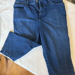 Gloria Vanderbilt Women's Blue Capri Jeans Size 14